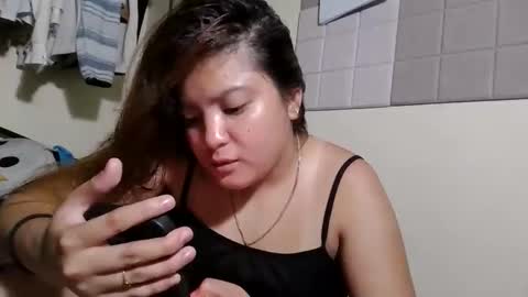 Snapshot of gwyneth2001 chatting on April 2026 06:34:02 PM Im Gwyneth From Philippines pinkheart69 online show from April 2026 06:34:02 PM