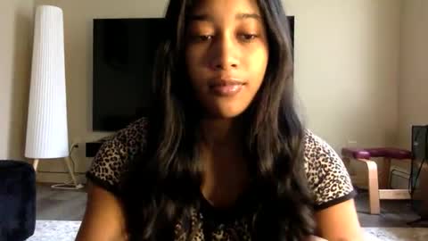 gyalxoxo online show from February 2026 02:55:01 PM