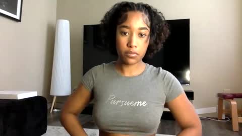 gyalxoxo online show from February 2026 04:06:01 PM