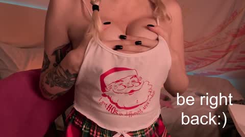 Snapshot of h2h0e chatting on January 2025 06:56:01 PM Lana online show from January 2025 06:56:01 PM