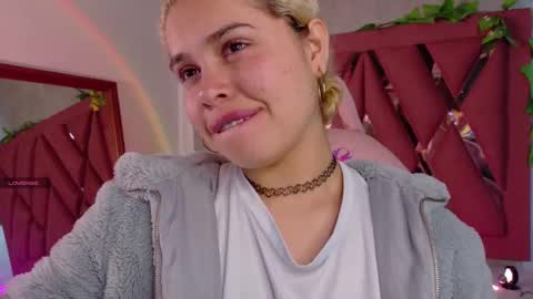 Haely online show from November 2025 12:00:02 PM