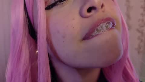 Snapshot of haelycute chatting on May 2026 01:12:01 AM Haely online show from May 2026 01:12:01 AM