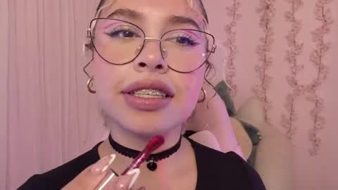 Snapshot of haelycute chatting on May 2026 04:32:01 AM Haely online show from May 2026 04:32:01 AM