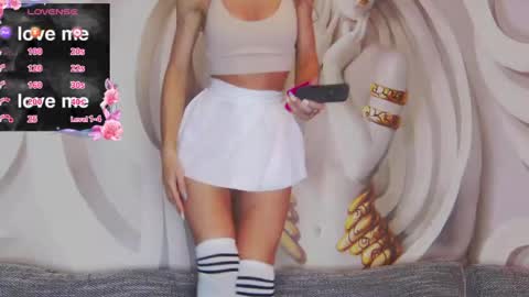 Snapshot of hailey_peach chatting on May 2026 05:07:01 PM HaileyPeach online show from May 2026 05:07:01 PM