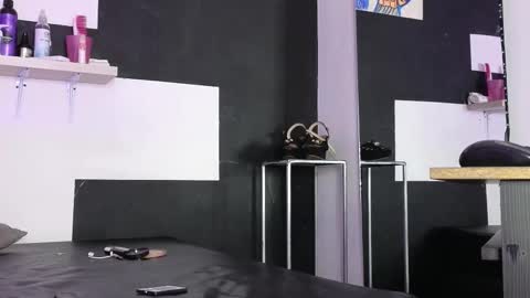 haileycat_ online show from November 2025 12:34:02 AM