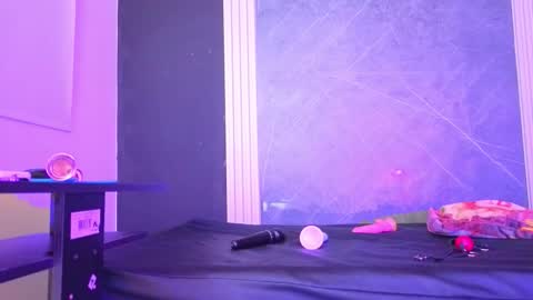 haileycat_ online show from February 2026 01:43:02 AM