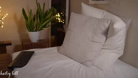 HaileyHill online show from February 2025 01:02:01 AM