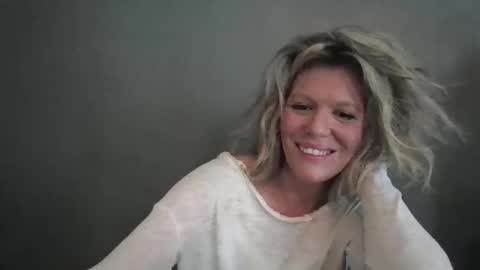 Snapshot of haileys123 chatting on March 2026 06:09:02 PM Hailey online show from March 2026 06:09:02 PM