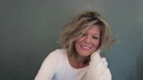 Snapshot of haileys123 chatting on April 2026 05:57:01 PM Hailey online show from April 2026 05:57:01 PM