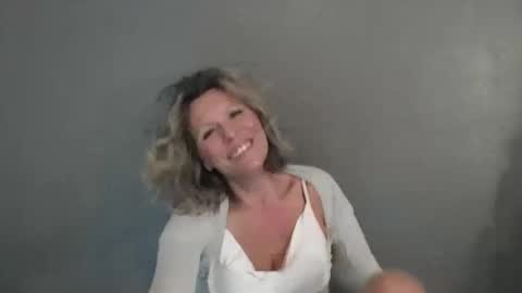Snapshot of haileys123 chatting on April 2026 04:34:01 PM Hailey online show from April 2026 04:34:01 PM