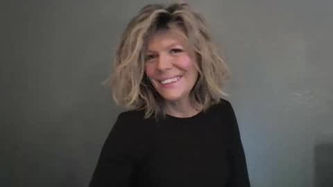 Snapshot of haileys123 chatting on April 2026 05:48:02 PM Hailey online show from April 2026 05:48:02 PM