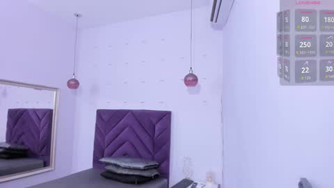 haileystonei online show from October 2025 11:31:02 AM