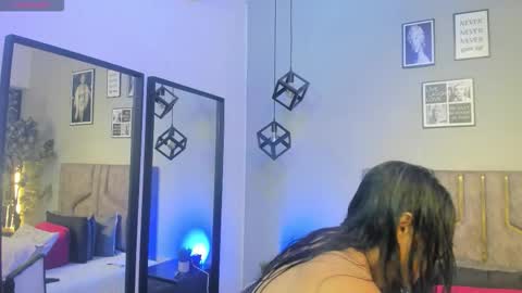 haileystonei online show from February 2026 11:39:02 AM