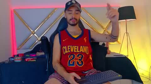 H A I R Y D I A M O N D online show from October 2025 07:07:02 PM