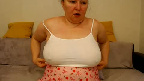 Snapshot of hairy_vi chatting on June 2026 09:39:02 PM hairy vicky online show from June 2026 09:39:02 PM