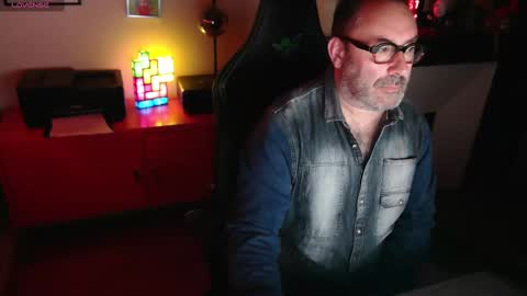 Snapshot of hairyfred73 chatting on March 2025 06:05:02 AM hairyfred73 online show from March 2025 06:05:02 AM