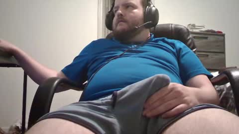 Snapshot of hairymikey chatting on April 2026 05:10:02 AM hairymikey online show from April 2026 05:10:02 AM