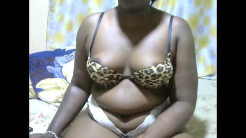 hairypussybigassy001 online show from February 2025 05:54:01 PM