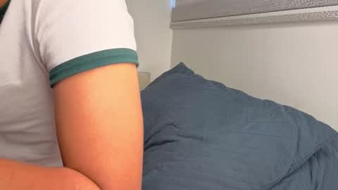 Independent       model  online show from February 2026 09:35:02 PM