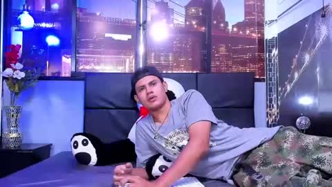 haliz_and_apolo online show from December 2024 12:28:02 PM