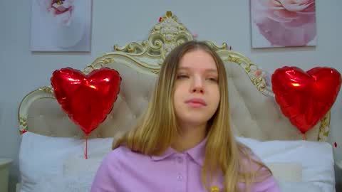 Snapshot of hallybradley chatting on February 2026 05:03:02 AM HallyBradley online show from February 2026 05:03:02 AM