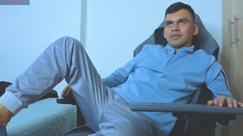 hamiltong12 online show from April 2026 10:23:01 PM