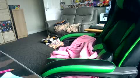 Snapshot of hamptoncriz chatting on April 2026 01:34:02 PM Sissy Sarah-Louise online show from April 2026 01:34:02 PM