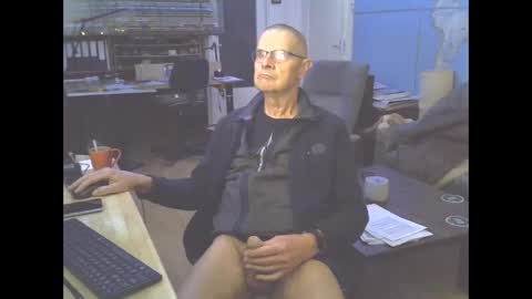 Prefer men 80 online show from December 2024 09:17:01 PM