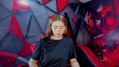 Snapshot of hana_and_zeta chatting on December 2025 12:45:01 PM Hana and Zeta online show from December 2025 12:45:01 PM