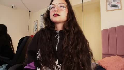 hanabie_ online show from April 2026 03:12:01 AM