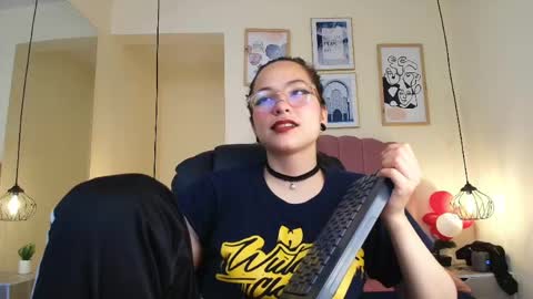 hanabie_ online show from April 2026 04:38:01 AM