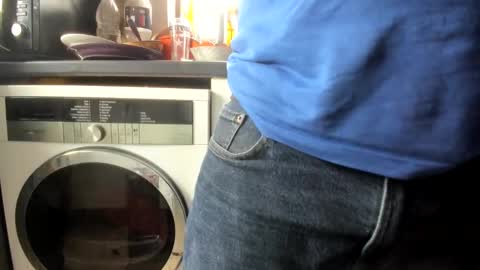 handncocknocum online show from February 2025 11:36:01 AM