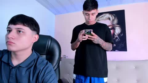 Snapshot of handsomeboys19 chatting on April 2026 01:25:02 PM leonardfarrucknick and otis online show from April 2026 01:25:02 PM