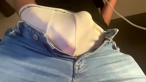 Handsome online show from December 2024 03:55:02 PM