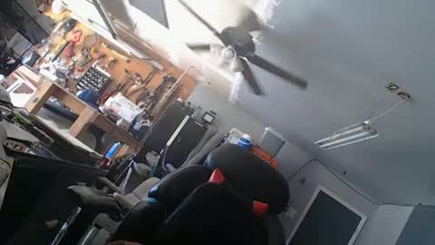 handystud33 online show from April 2026 05:50:02 PM