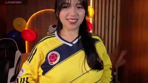 Snapshot of hani_amber_tx chatting on June 2026 07:56:01 PM Follow me.. Live 730 to 1400 online show from June 2026 07:56:01 PM