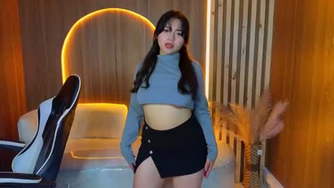 Snapshot of hani_amber_tx chatting on July 2026 12:40:02 PM Follow me.. Live 730 to 1400 online show from July 2026 12:40:02 PM