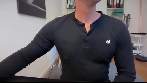 hanky online show from October 2025 12:38:01 PM