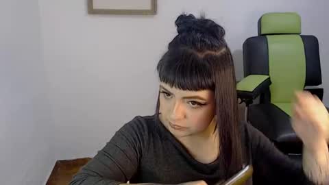 Snapshot of hanna99moon chatting on December 2024 04:02:02 AM JUANA online show from December 2024 04:02:02 AM