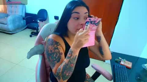 Snapshot of hanna__11_ chatting on May 2026 07:00:01 PM Hanna online show from May 2026 07:00:01 PM