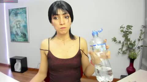 Snapshot of hanna_chloe chatting on May 2026 08:50:02 PM Sara online show from May 2026 08:50:02 PM