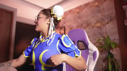 HANNA  online show from October 2025 01:33:02 AM