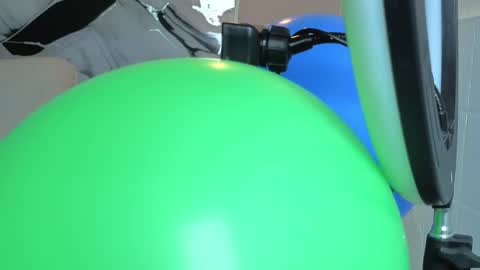 hanna_goldenst online show from December 2025 11:39:02 AM