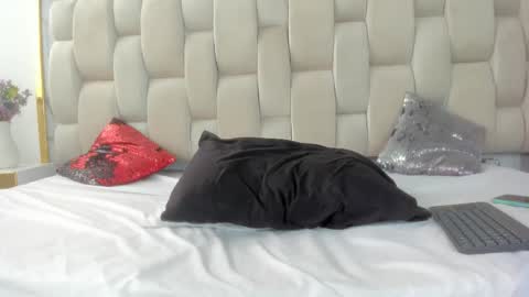 Hanna lens online show from February 2026 05:00:01 PM