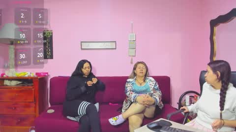 Hanna online show from November 2025 02:01:01 AM