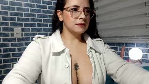 Snapshot of hanna_moons chatting on April 2026 01:19:02 AM hanna_moons online show from April 2026 01:19:02 AM