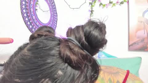 Hanna online show from December 2025 07:10:01 PM