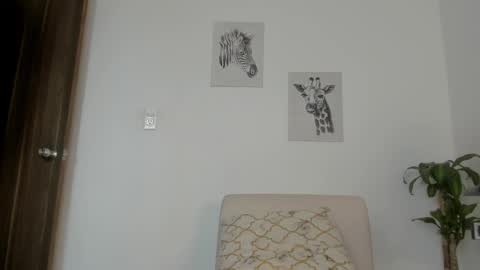 Snapshot of hanna_risso chatting on October 2025 05:08:02 PM HANNA online show from October 2025 05:08:02 PM