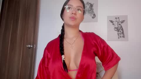 Snapshot of hanna_risso chatting on November 2025 06:09:02 PM HANNA online show from November 2025 06:09:02 PM