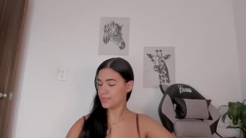 Snapshot of hanna_risso chatting on November 2025 04:43:02 PM HANNA online show from November 2025 04:43:02 PM